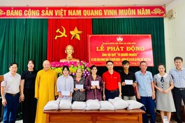 Trao quà đến các hoàn cảnh khó khăn tại địa phương