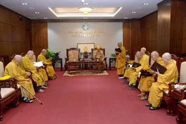 Chư vị Trưởng lão Hội đồng Chứng minh họp chuẩn y Hội đồng Thập sư Đại giới đàn Bửu Lai - Ảnh: Bảo Toàn/BGN