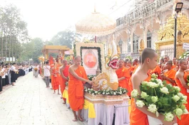 Cung tống kim quan Hòa thượng Kim Ngọc Toàn đến đài trà-tỳ
