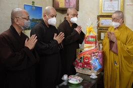 Ban Trị sự Phật giáo quận 8 khánh tuế chư tôn giáo phẩm