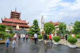 Dòng người đi chùa cầu an đầu năm tại Thanh Tâm