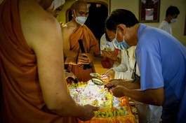 Chiêm bái xá-lợi tại chùa Bửu Long