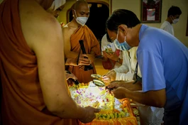 Chiêm bái xá-lợi tại chùa Bửu Long