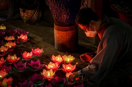 Chùa Pháp Võ thắp nến, lạy ngũ bách danh tưởng niệm ngày vía Bồ-tát Quán Thế Âm