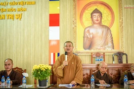 Thượng tọa Thích Minh Thanh, Trưởng ban Trị sự GHPGVN huyện Hóc Môn phổ biến kế hoạch tổ chức Đại lễ Phật đản và An cư kiết hạ