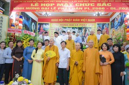 Lễ họp mặt chức sắc nhân Đại lễ Phật đản của Phật giáo quận 1
