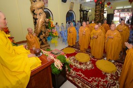 Chư tôn đức Hội đồng Chứng minh, Hội đồng Trị sự GHPGVN TP.HCM dâng hương tưởng niệm Bồ-tát Thích Quảng Đức tại tổ đình Quán Thế Âm