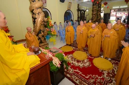 Chư tôn đức Hội đồng Chứng minh, Hội đồng Trị sự GHPGVN TP.HCM dâng hương tưởng niệm Bồ-tát Thích Quảng Đức tại tổ đình Quán Thế Âm