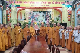 Ban Trị sự Phật giáo quận 1 cúng dường trường hạ tổ đình Vạn Thọ