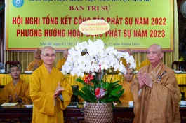 Ban Trị sự GHPGVN TP.HCM tặng hoa chúc mừng đến Ban Trị sự Phật giáo huyện Nhà Bè