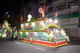 Đoàn xe hoa sẽ diễu hành trên các tuyến phố lúc 19 giờ 30 tối nay, 9-4-Quý Mão kính mừng Phật đản