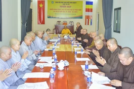 Phiên họp chuẩn bị Đại lễ Phật đản và An cư kiết hạ Phật lịch 2568 của Ban Trị sự Phật giáo Q.7 tại Long Hoa cổ tự sáng 29-4