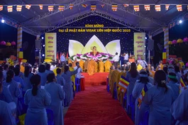 Đại lễ Phật đản Phật lịch 2569 của Phật giáo Q.7 được tổ chức tại Long Hoa cổ tự - Ảnh: Quảng Đạo/BGN