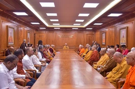 Đức Pháp chủ tiếp đoàn Lãnh đạo ICDV và các phái đoàn Phật giáo thế giới tại Việt Nam Quốc Tự - Ảnh: Quảng Đạo/BGN