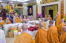 Ni trưởng Thích nữ Từ Nhẫn sách tấn các hành giả Ni tại hạ trường ni viện Phước Long (P.Phước Long, TP.HCM) - Ảnh: Quảng Đạo/BGN