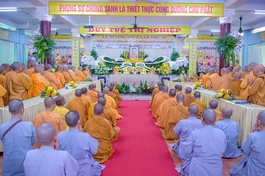 Chư Ni hệ phái Khất sĩ tưởng niệm Ni trưởng Huỳnh Liên tại tịnh xá Ngọc Phương vào sáng 5-5 - Ảnh: Quảng Đạo/BGN