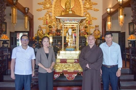 Lãnh đạo Ban Tôn giáo Chính phủ thăm Hòa thượng Thích Lệ Trang tại chùa Định Thành (P.Hòa Hưng, TP.HCM) - Ảnh: Quảng Đạo/BGN