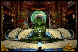 Ngày xuân, chiêm ngưỡng tôn tượng Phật ngọc tại chùa Vĩnh Nghiêm