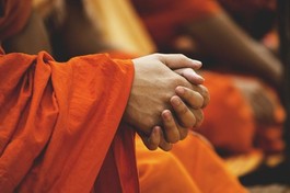 Nhờ nhận chân sự thật Dukkha, chúng ta có cơ hội điều chỉnh các quan niệm sống, thiết lập các giá trị sống theo hướng sẻ chia, vị tha, lạc quan, nhập thế...