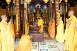 Lễ cúng ngọ tại tổ đình Kim Tiên - Ảnh: A.Q