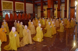 Mỗi tháng chư Tăng thuộc Ban Trị sự GHPGVN TP.HCM bố-tát chung tại Việt Nam Quốc Tự - Ảnh: Bảo Toàn/BGN