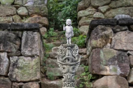 Hình ảnh tượng Tu Di Thích Ca sơ sinh thời Lý trong không gian chùa Phật Tích - Ảnh tư liệu do SEN Heritage cung cấp