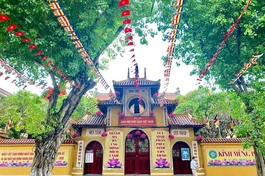 Tam quan chùa Quán Sứ, trụ ở của Trung ương GHPGVN