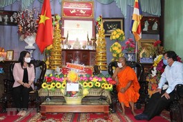 Hòa thượng Thạch Sok Xane tiếp Phó Chủ tịch nước - Ảnh: TTXVN