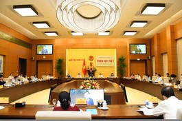 Chủ tịch Quốc hội Vương Đình Huệ, Chủ tịch Hội đồng Bầu cử Quốc gia phát biểu - Ảnh: Quốc Hội