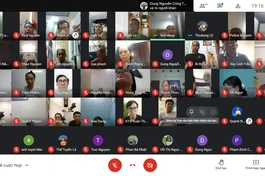 Các học viên tham dự lớp hướng dẫn thiền căn bản online