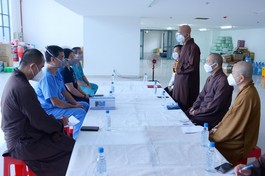 Thượng tọa Thích Thiện Quý phát biểu mở đầu - Ảnh: Bảo Toàn/BGN