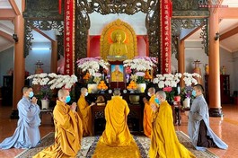 Chân dung cố Hòa thượng Thích Đạt Đạt được tôn trí tại chánh điện chùa Bát Nhã 