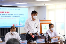 Ông Lê Hòa Bình, Phó Chủ tịch UBND TP.HCM công bố chỉ thị - Ảnh: TTBCTP.HCM