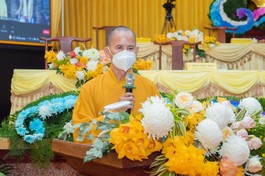 Hòa thượng Thích Thiện Thống, Phó Chủ tịch Hội đồng Trị sự, Phó Trưởng ban kiêm Chánh Thư ký Ban Tăng sự Trung ương thông qua danh sách tấn phong giáo phẩm - Ảnh: Đăng Huy