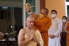 Gagan Malik xuống tóc xuất gia gieo duyên hôm qua, 10-2-2022 tại Thái Lan