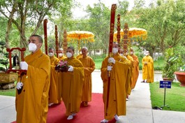 Cung nghinh Trưởng lão Hòa thượng Quyền Pháp chủ GHPGVN quang lâm cơ sở 2 Học viện Phật giáo VN tại TP.HCM