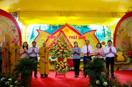 Chư vị giáo phẩm và các vị lãnh đạo tham dự