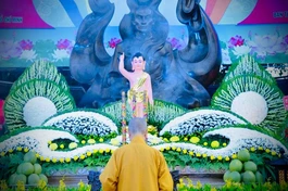 Trưởng lão Hòa thượng Quyền Pháp chủ tưởng niệm Bồ-tát Thích Quảng Đức và các vị anh hùng dân tộc 