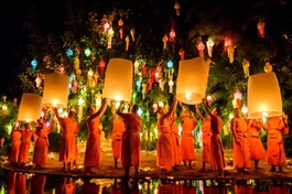 [ẢNH] Thiêng liêng và hân hoan ngày lễ hội Vesak - Phật đản trên thế giới