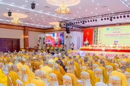 Chư tôn đức chứng minh và chủ tọa Hội thảo Nghi lễ Phật giáo toàn quốc lần thứ III tại TP.Hải Phòng