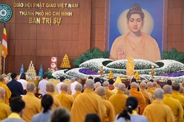 Lễ tưởng niệm đồng bào tử vong trong đại dịch Covid-19 diễn ra tại Việt Nam Quốc Tự, ngày 8-11-2021 - Ảnh: Hải An