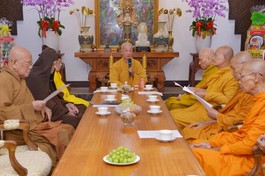 Đức Quyền Pháp chủ GHPGVN chủ trì phiên họp bất thường của Ban Thường trực Hội đồng Chứng minh GHPGVN chiều 14-8-2022 - Ảnh: Bảo Toàn/BGN