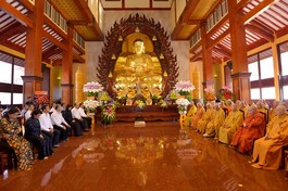 Lễ khai mạc cử hành tại chánh điện Việt Nam Quốc Tự