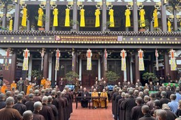 Chư tôn đức Ban Trị sự, Ban Tổ chức gặp mặt các giới tử tại chùa Minh Thành