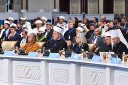 Thượng tọa Thích Đức Thiện, Phó Chủ tịch kiêm Tổng Thư ký Hội đồng Trị sự, Trưởng ban Phật giáo Quốc tế Trung ương đại diện GHPGVN tham dự