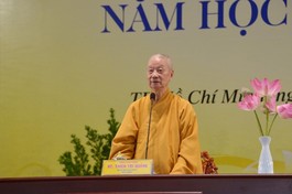 Trưởng lão Hòa thượng Quyền Pháp chủ GHPGVN, Viện trưởng Học viện ban huấn thị tại lễ tổng khai giảng của Học viện sáng 22-9-2022 - Ảnh: Bảo Toàn/BGN