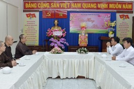 Ông Nguyễn Duy Tân, Phó Giám đốc Sở Nội vụ, Trưởng ban Tôn giáo TP.HCM thân mật tiếp Thượng tọa Thích Tâm Hải