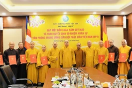 Trao quyết định nhân sự Văn phòng I Trung ương GHPGVN nhiệm kỳ 2022-2027