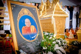 Lễ tưởng niệm trước lúc trà-tỳ nhục thân Trưởng lão Hòa thượng Lý Sân (Dhamma Panna) theo truyền thống Khmer tổ chức tại chùa Sanvor Pôthi Nhen ở Cần Thơ - Ảnh: Đăng Huy