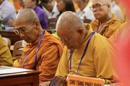 2 vị Trưởng lão Hoà thượng Chau Ty và Hoà thượng Thích Huệ Tài tại lễ kỷ niệm 30 năm thành lập Ban Trị sự GHPGVN tỉnh An Giang - Ảnh: Hạnh Đăng